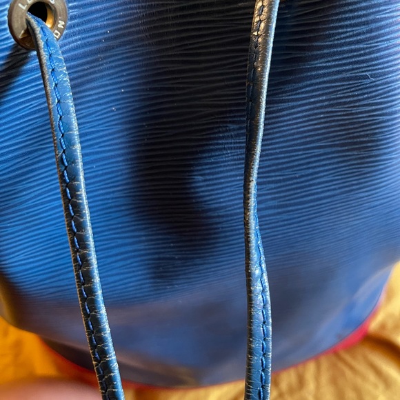 Authentic Louis Vuitton GM Epi Color Block Bucket Bag - Picture 9 of 16